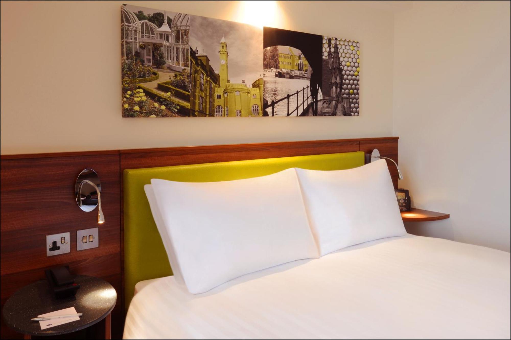 Hampton By Hilton Birmingham Broad Street Exterior foto