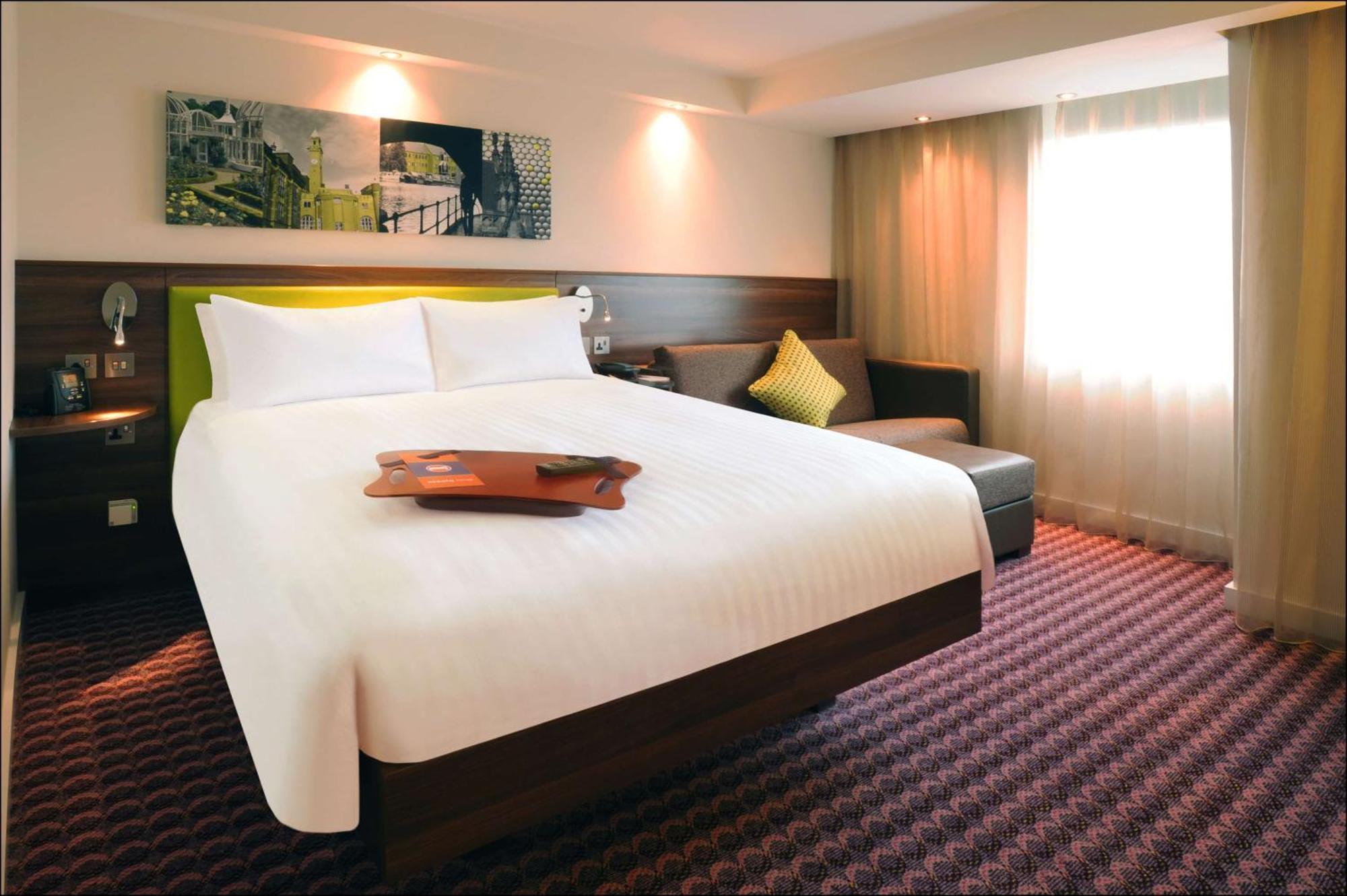 Hampton By Hilton Birmingham Broad Street Exterior foto
