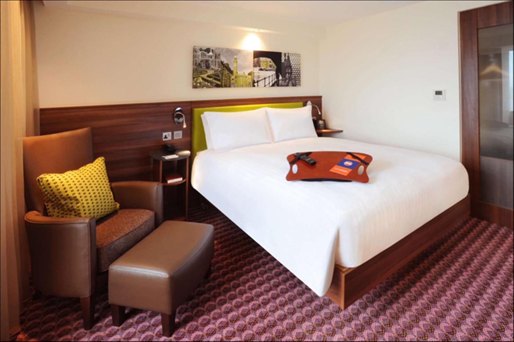 Hampton By Hilton Birmingham Broad Street Exterior foto