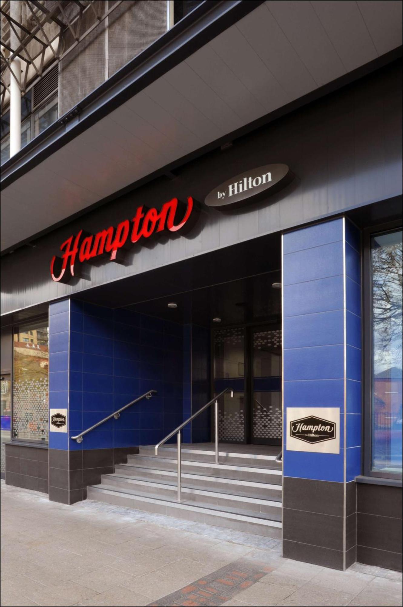 Hampton By Hilton Birmingham Broad Street Exterior foto
