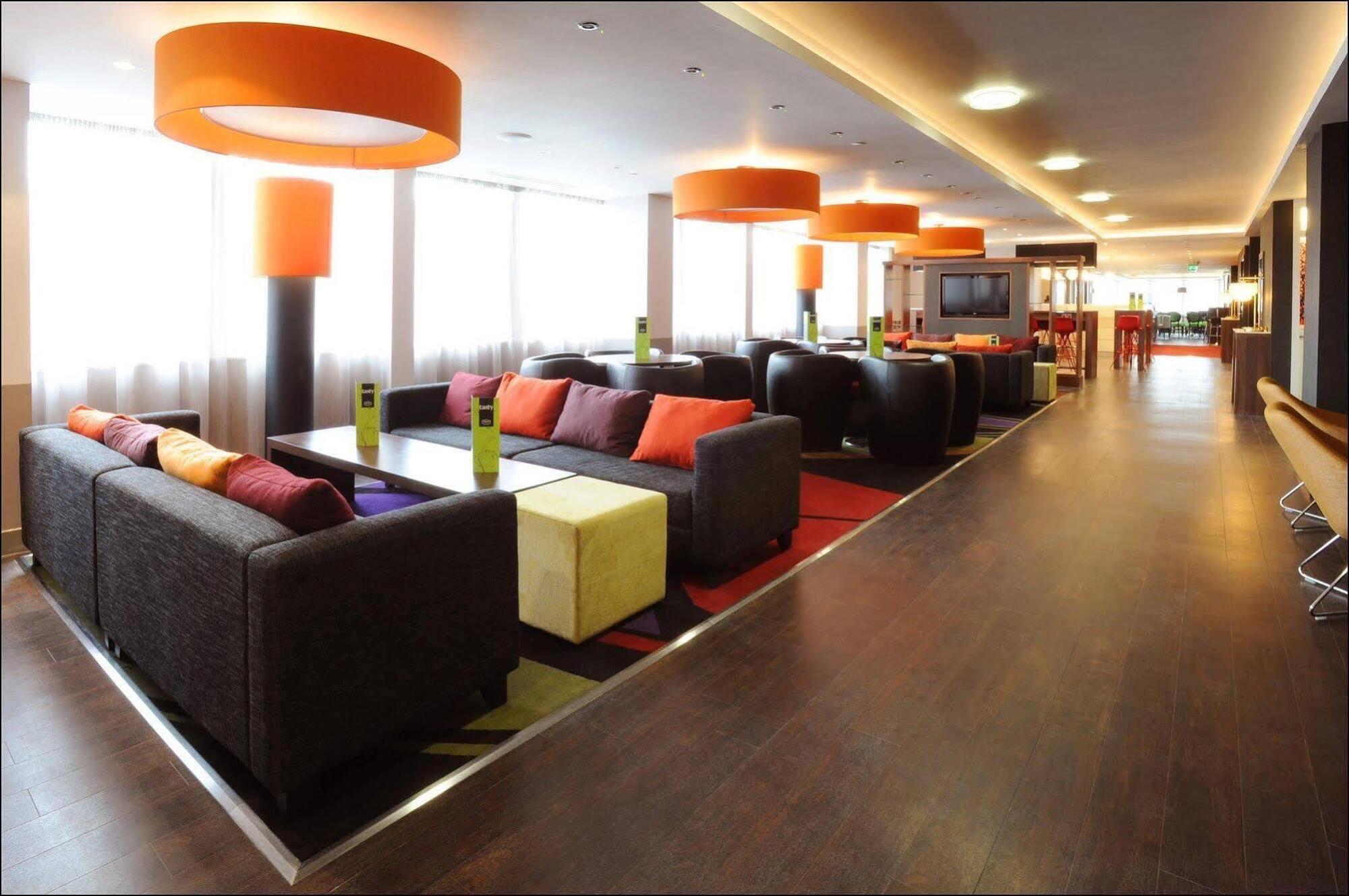 Hampton By Hilton Birmingham Broad Street Exterior foto